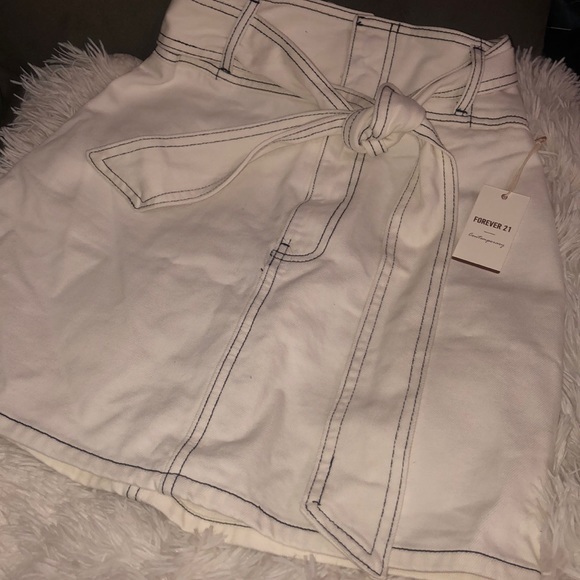 High waisted white denim skirt with tie - Picture 2 of 2